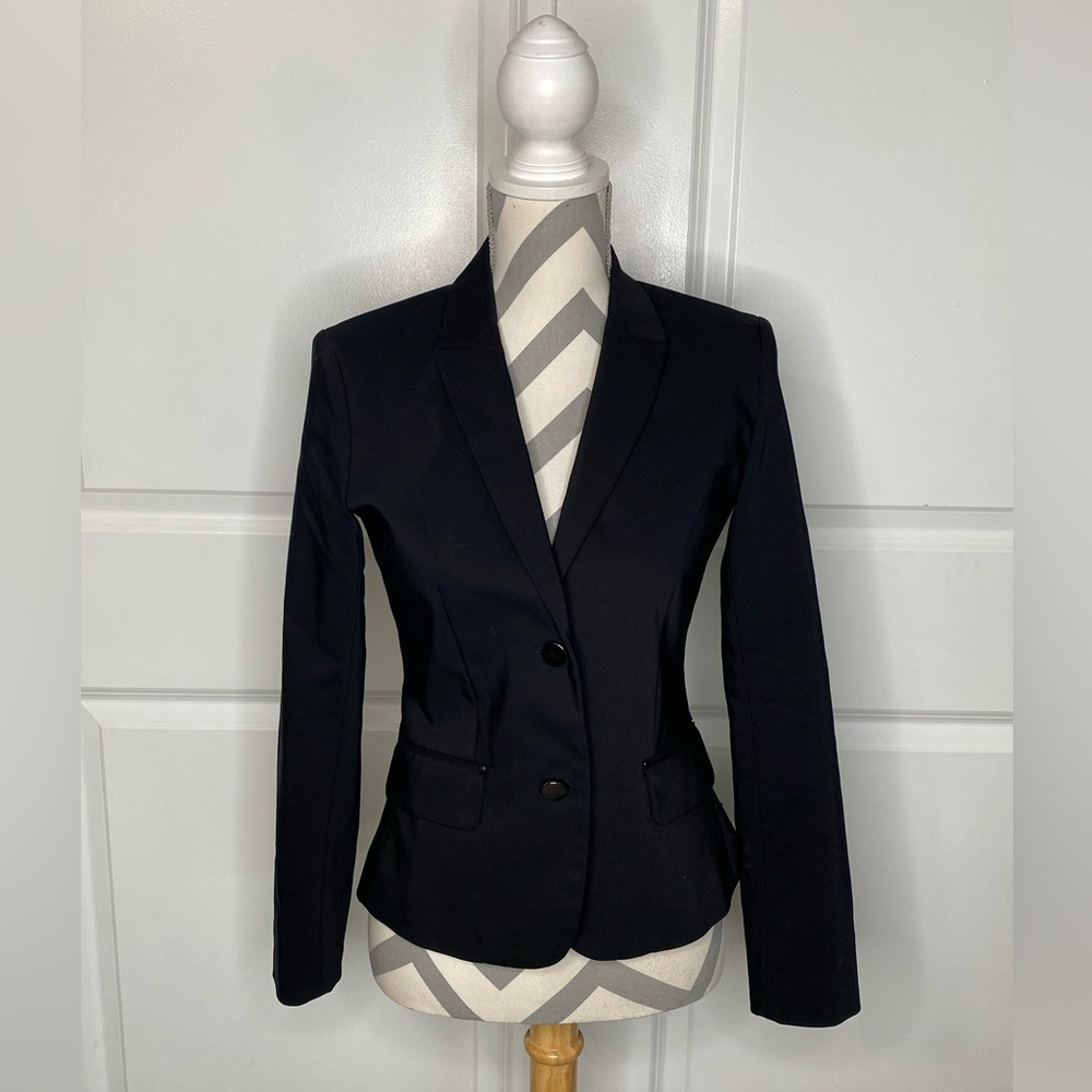 Harvé Benard Size 2 Black Blazer